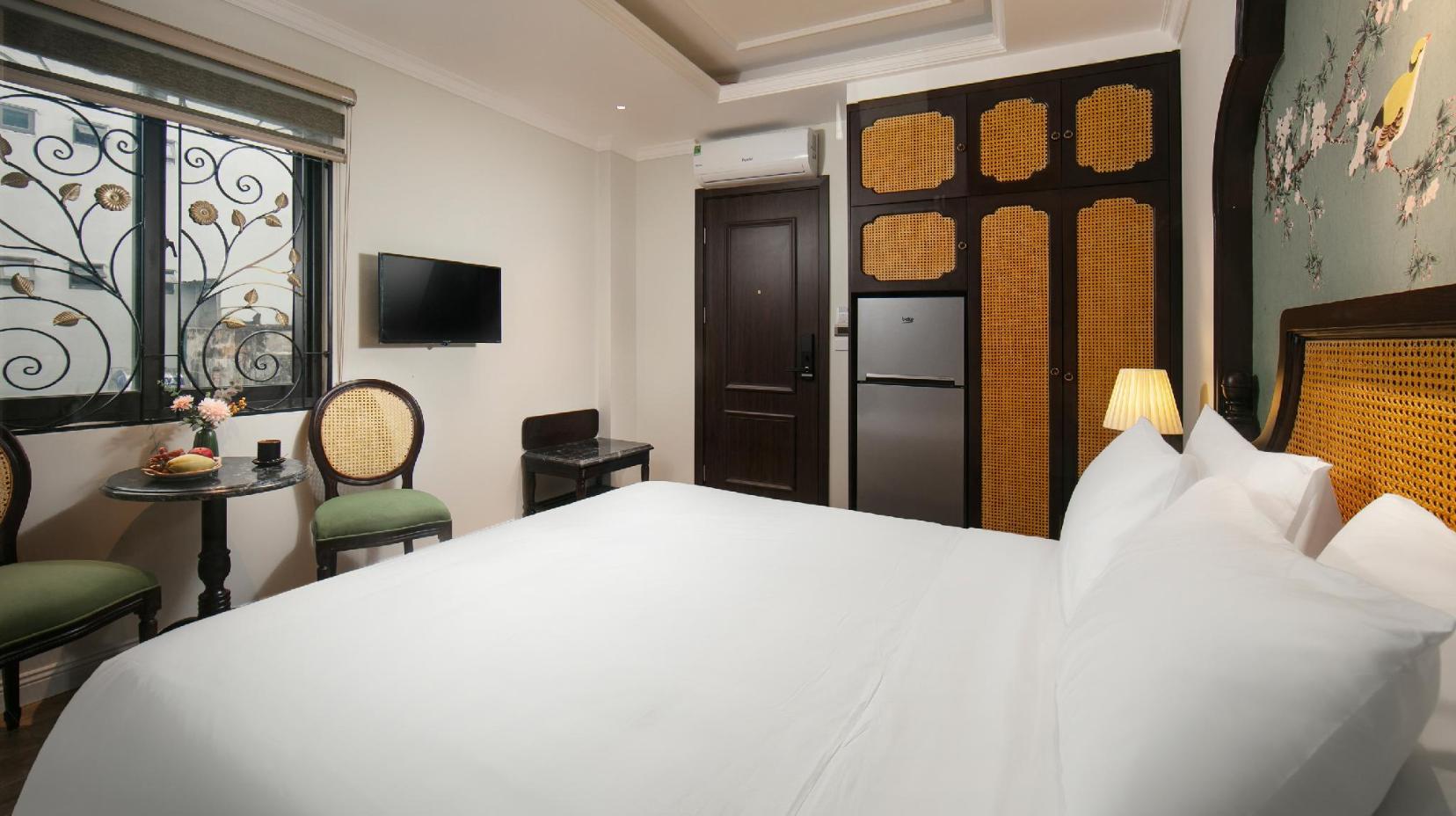 Deluxe Double Room - Bed