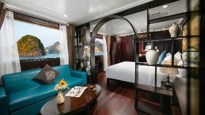 Ocean View King Suite - Bed