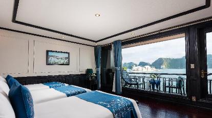 Lan Ha Triple Suite with Balcony - Bedroom