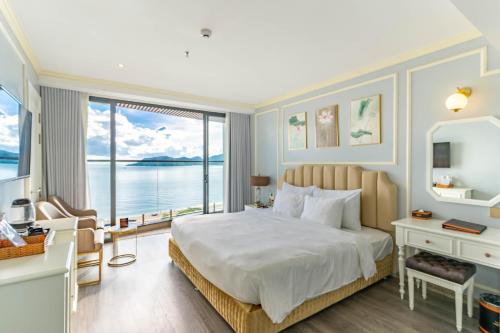 Deluxe Double or Twin Room with Ocean View