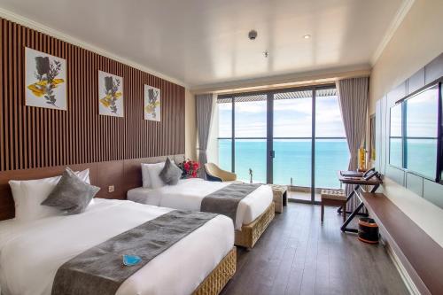 Premier Deluxe Room with Ocean View