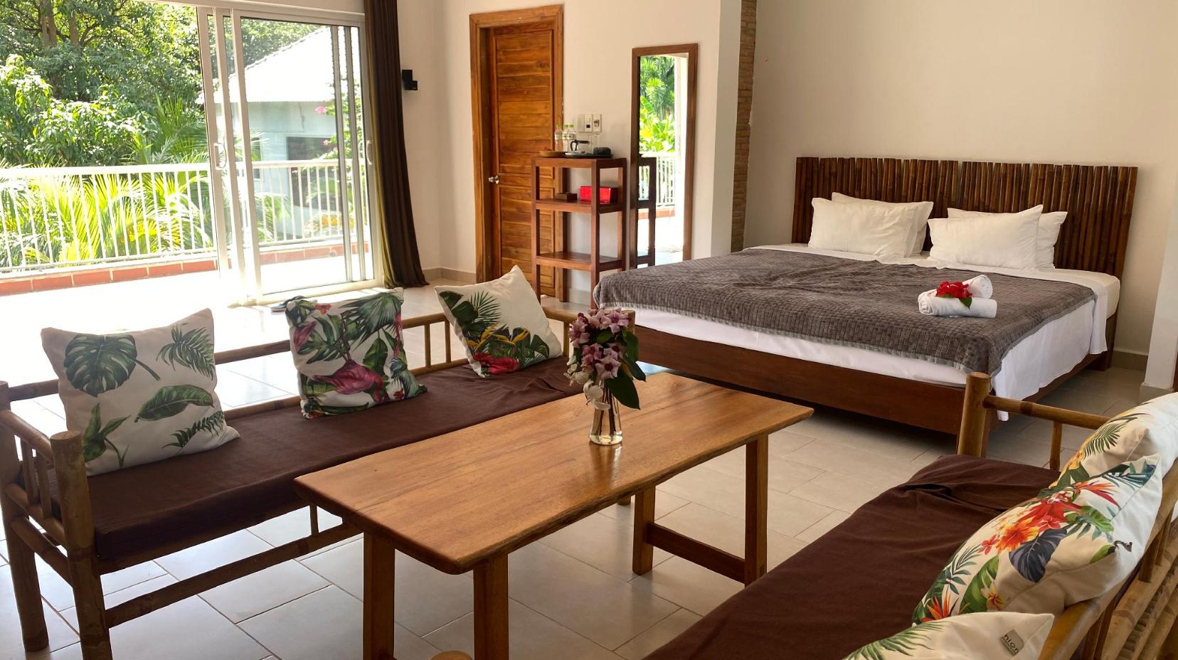 Family Suite Pool View - Guestroom