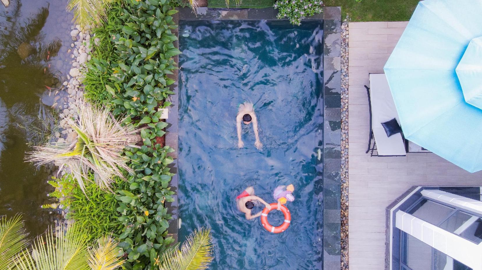 Private pool