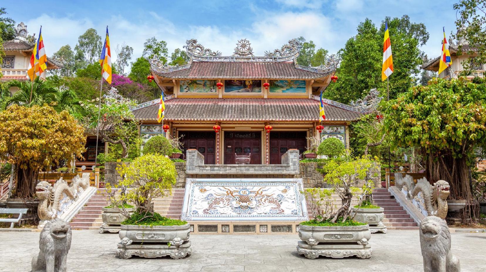 Long Son Pagoda - 1.55 km from property