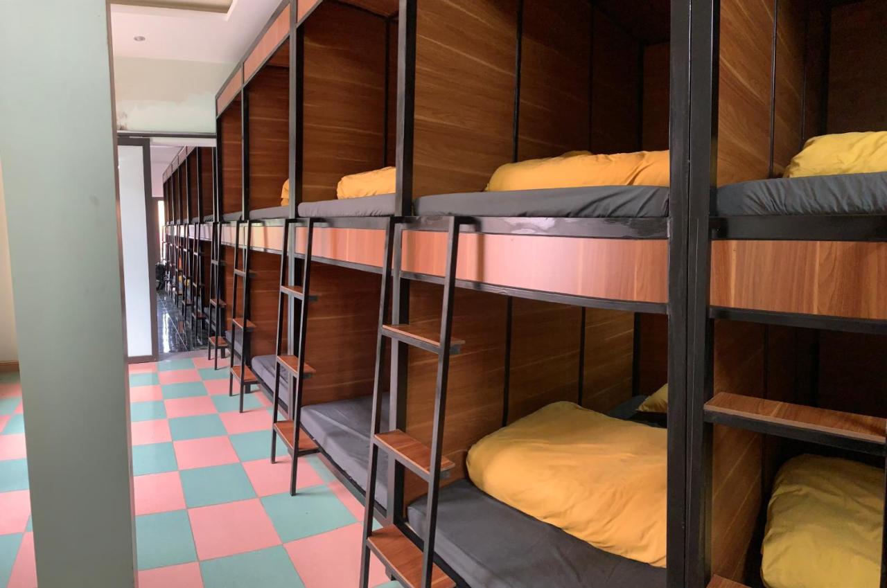 Bunk Bed in Mixed Dormitory Room