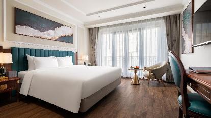 Junior Suite with Balcony - Bed