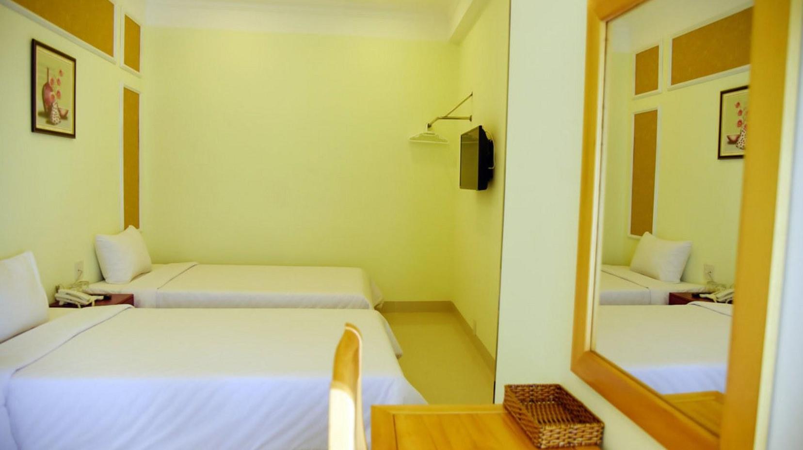 Twin Room for 2 people - Family Only - Bedroom