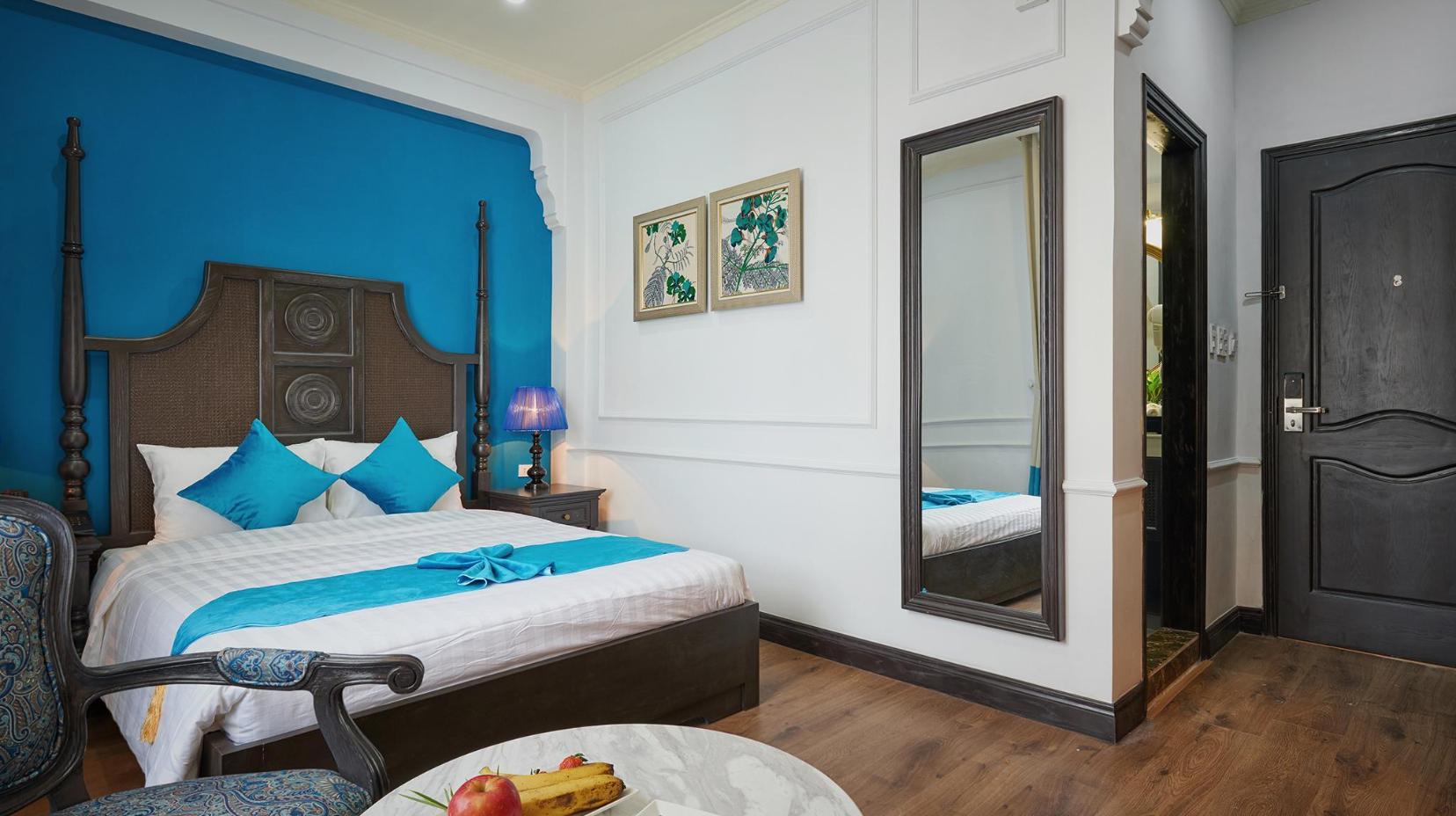 Deluxe Double Room - Bed