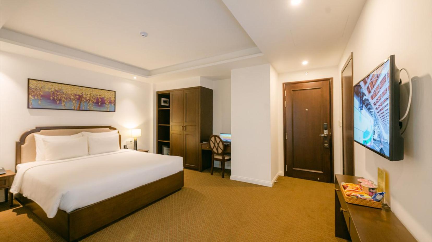 Executive Suites - Bedroom