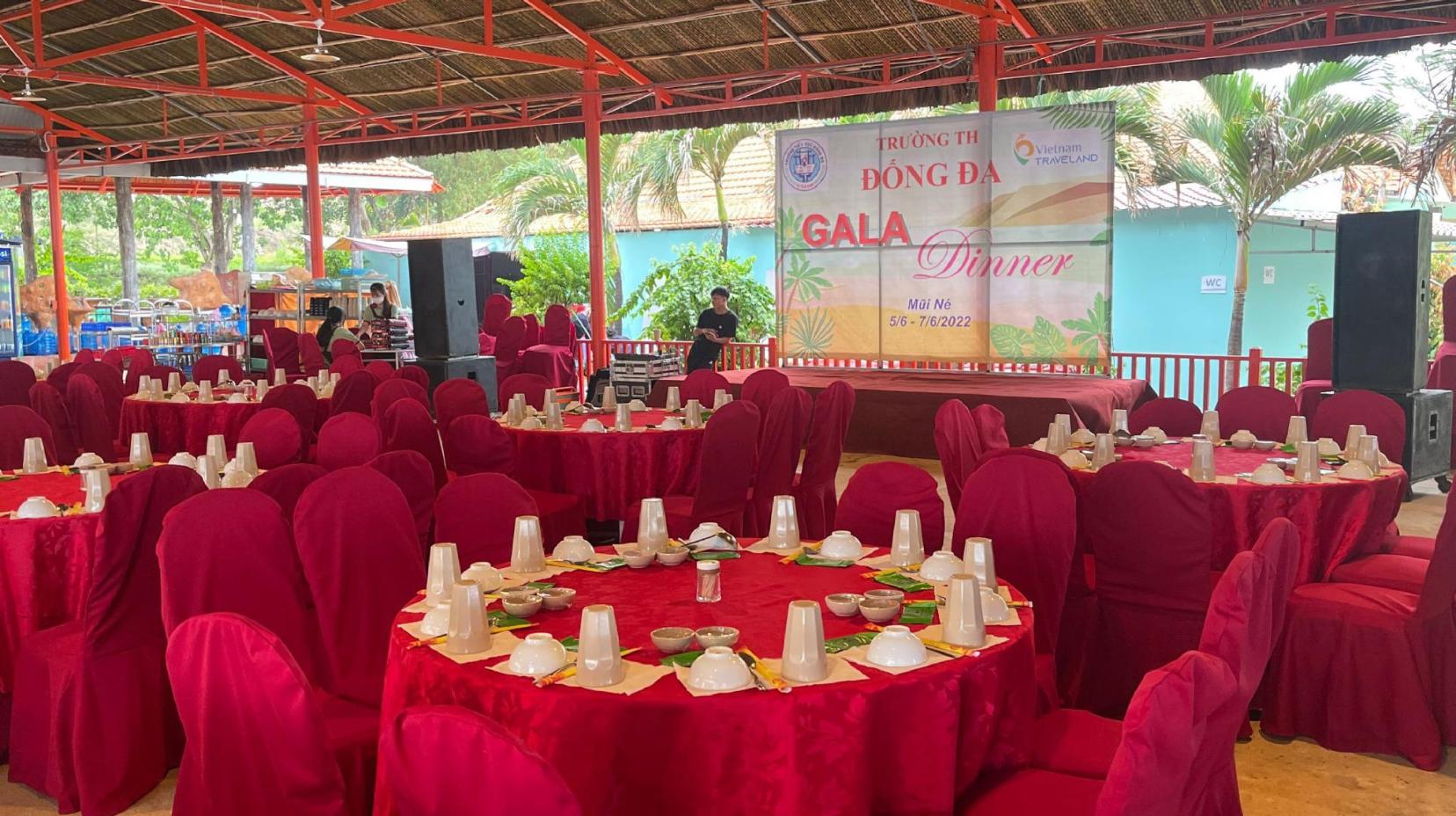 Banquet hall