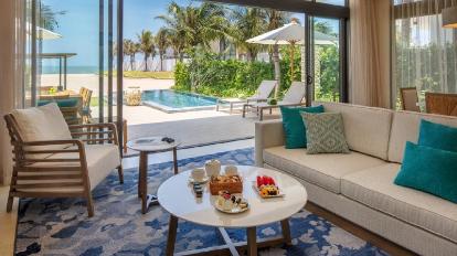 The Level 3 Bedroom Oceanfront Villa - Separate living room