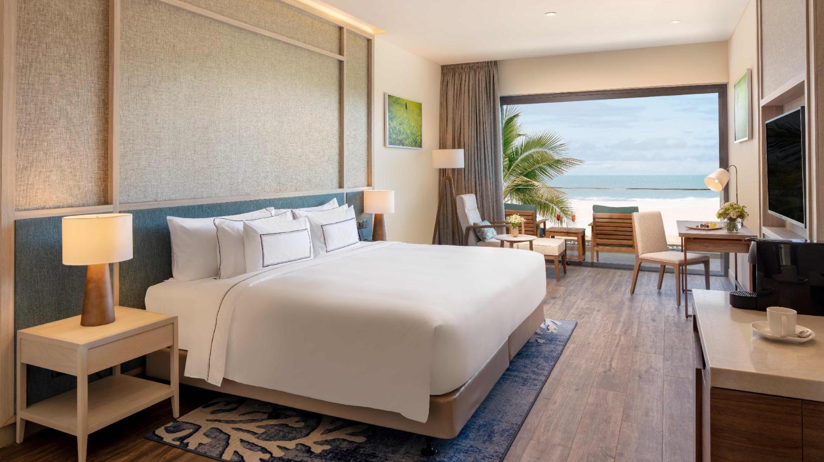 Supreme Oceanfront Room - Room plan