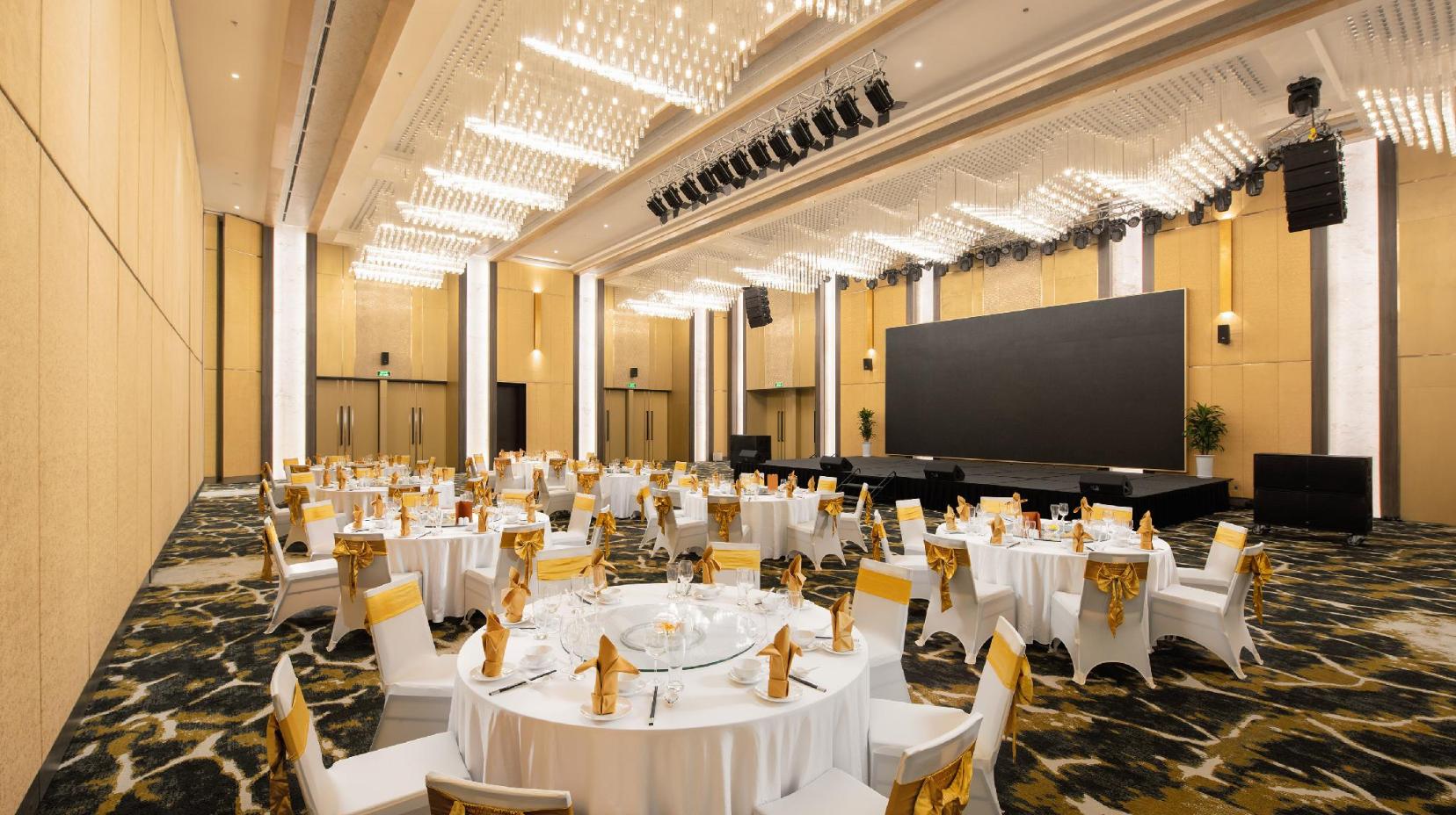 Banquet hall