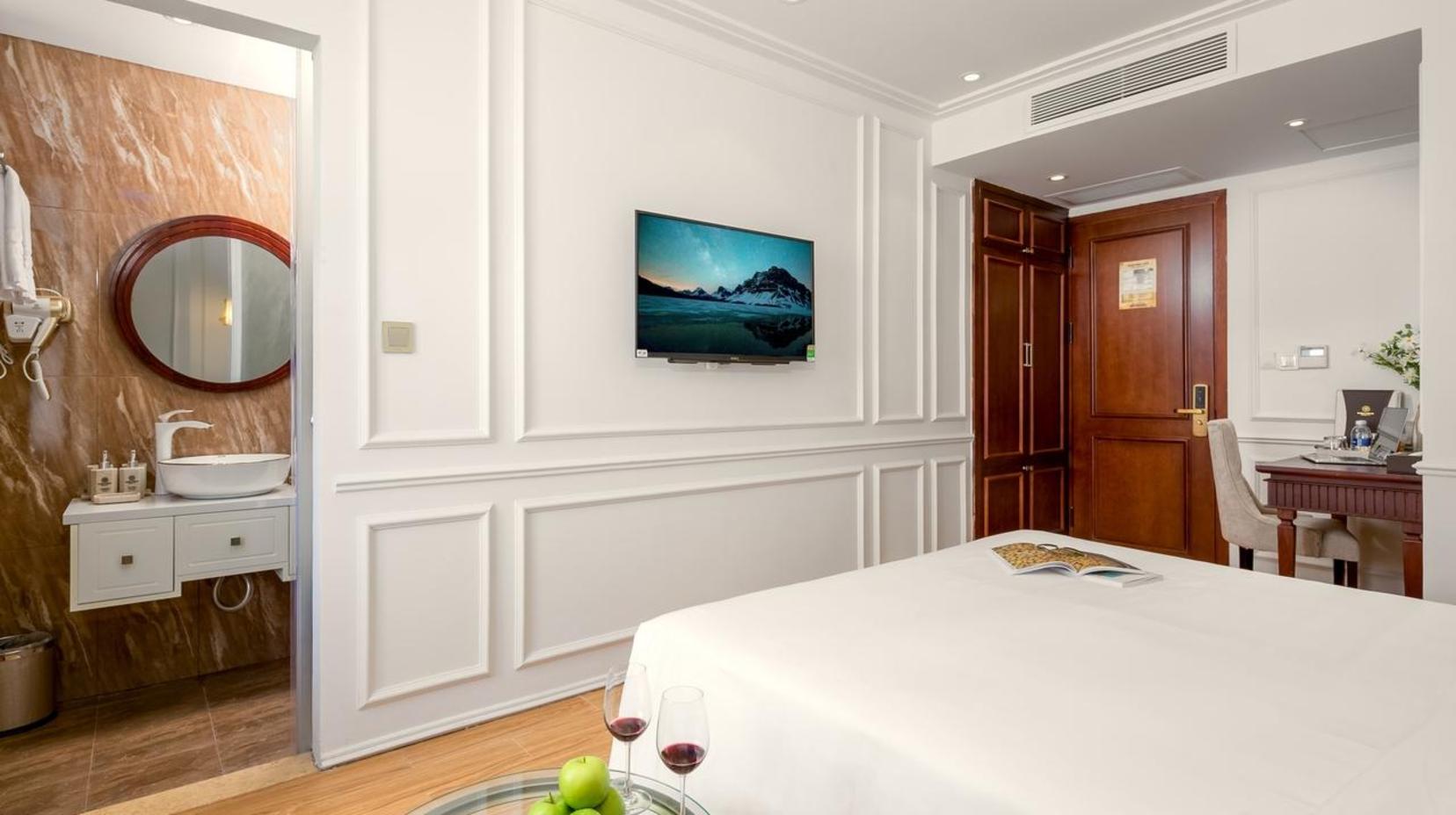 Deluxe Partial Sea View Room - Bed