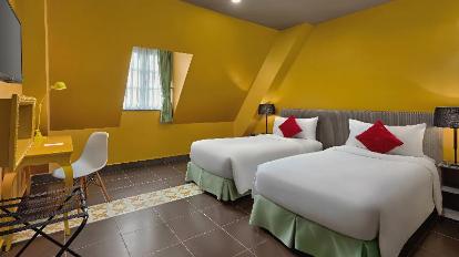 Standard Room, 2 Single Beds, Mountain Or French Village View - Bed