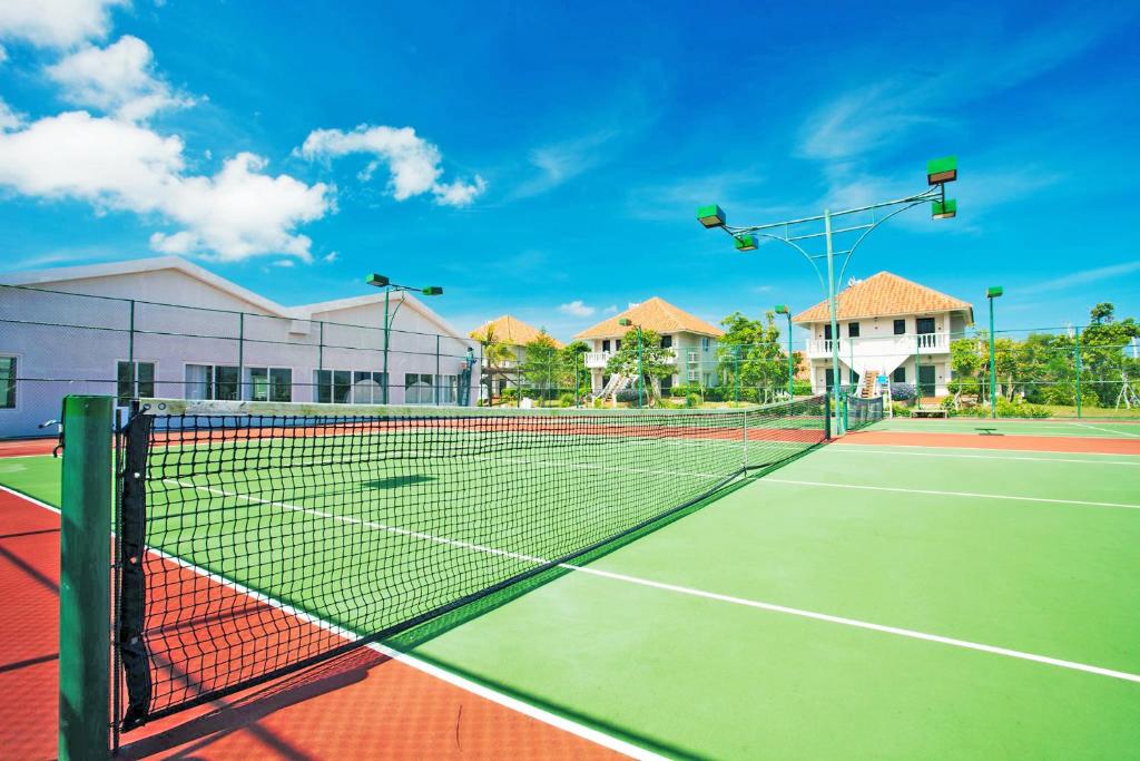 Tennis court