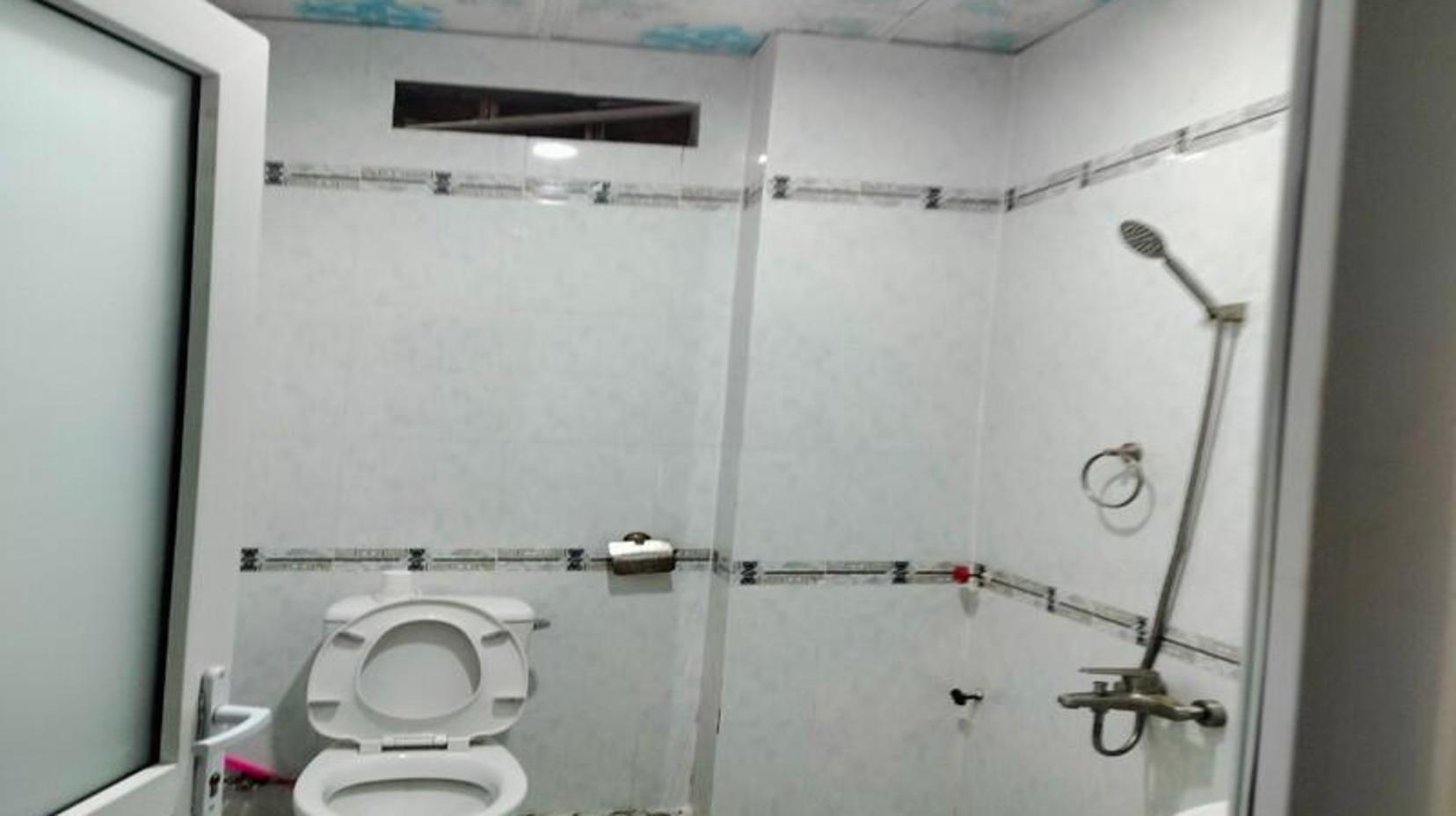 Double Air Conditioning - Bathroom