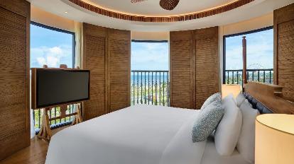 Admiral Suite with Ocean Front Seaview - Bed