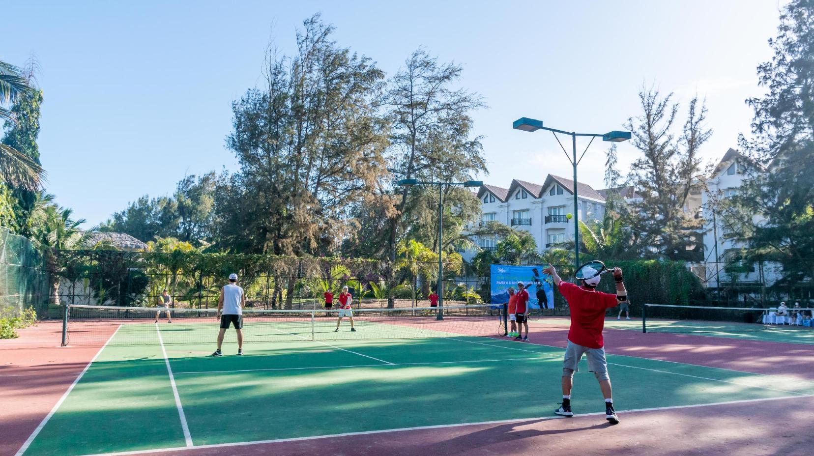 Tennis court