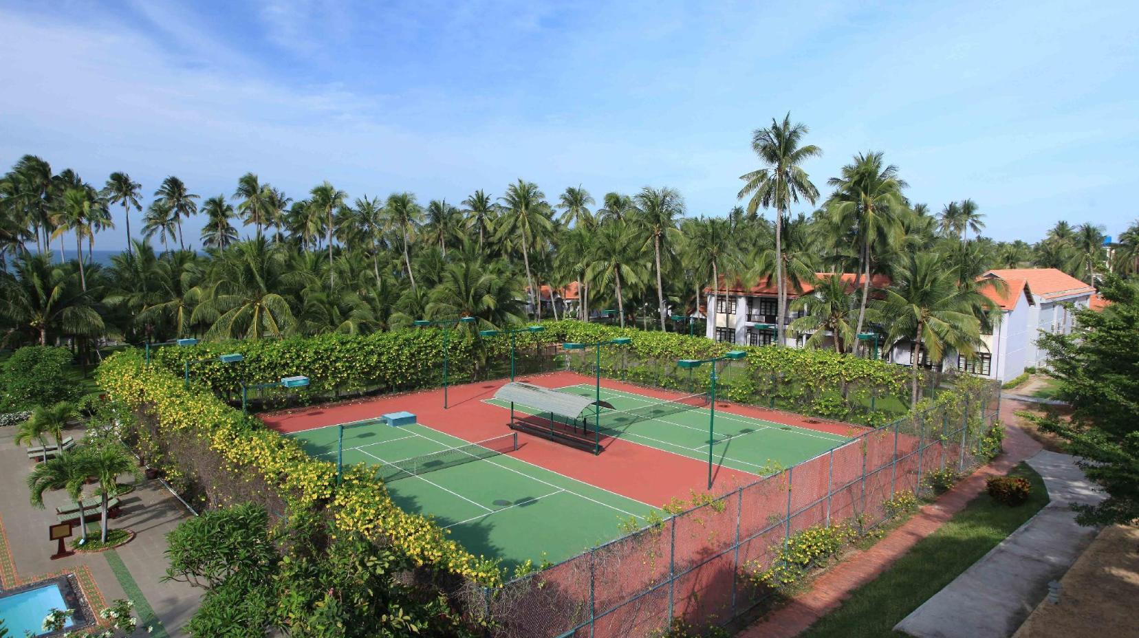 Tennis court