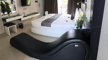 Deluxe Double Room with Balcony - Bedroom