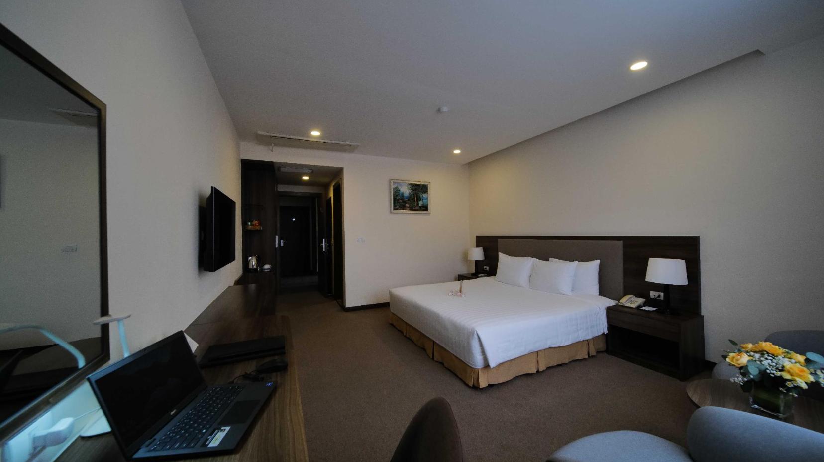 Deluxe Double Bed - Amenity (Guest room)