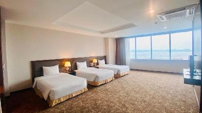 Deluxe Triple Room with Seaview - Bedroom