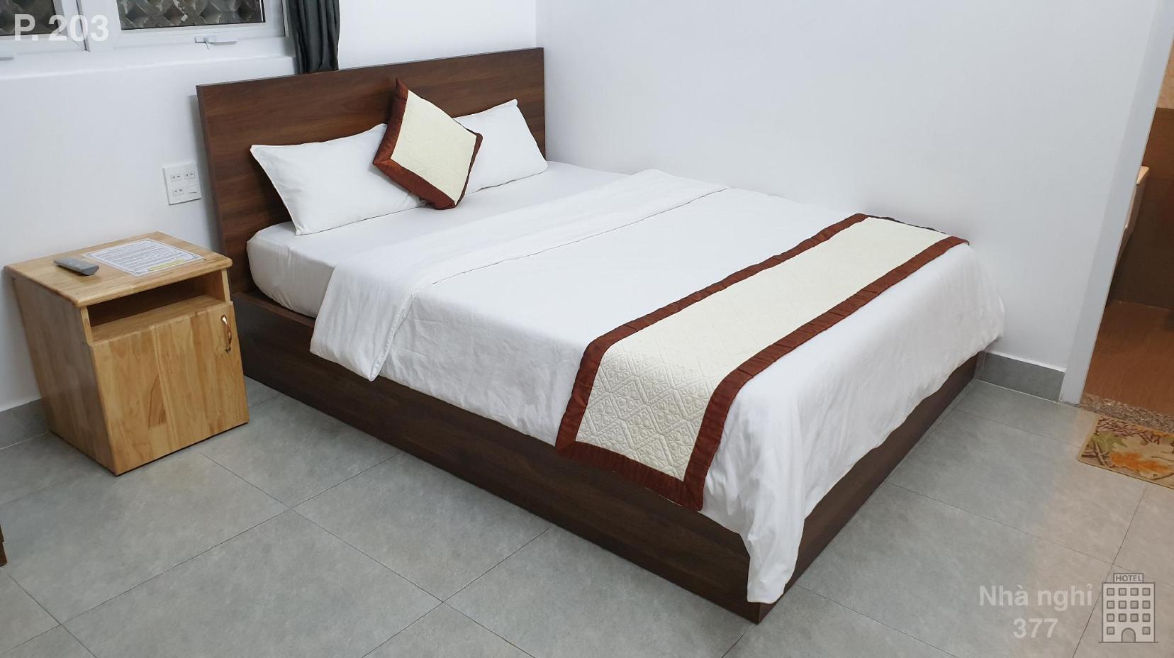 Double Bed Room With Air conditioning - Bed