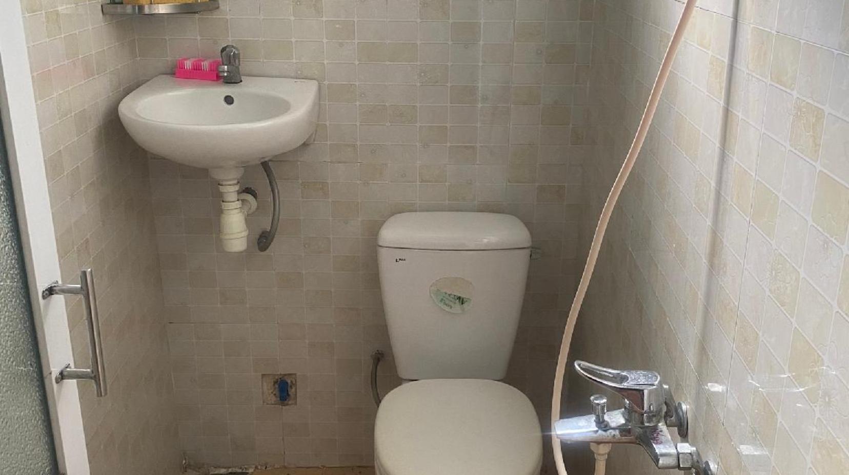 Standard - Bathroom