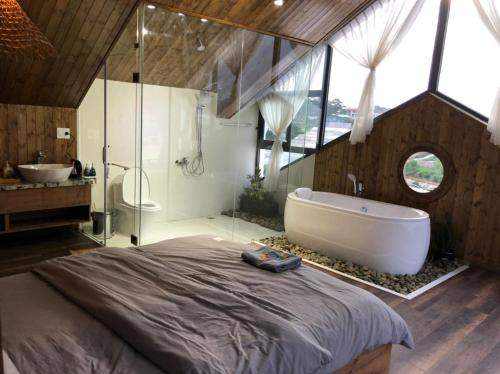 Double Room with Spa Bath