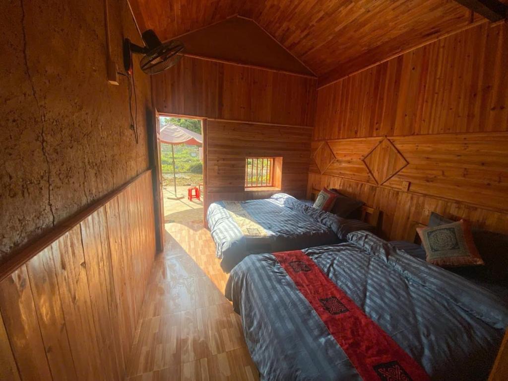 Double or Twin Room with Mountain View