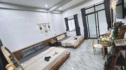 2 King Beds - Bedroom