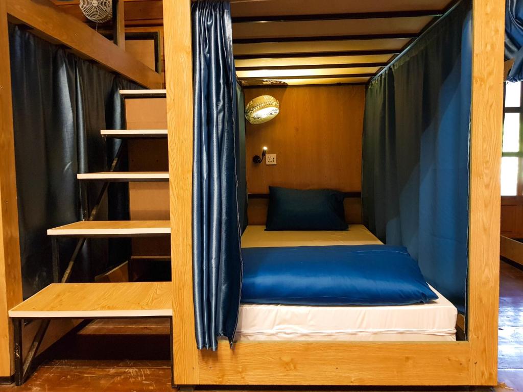 Bunk Bed in Mixed Dormitory Room