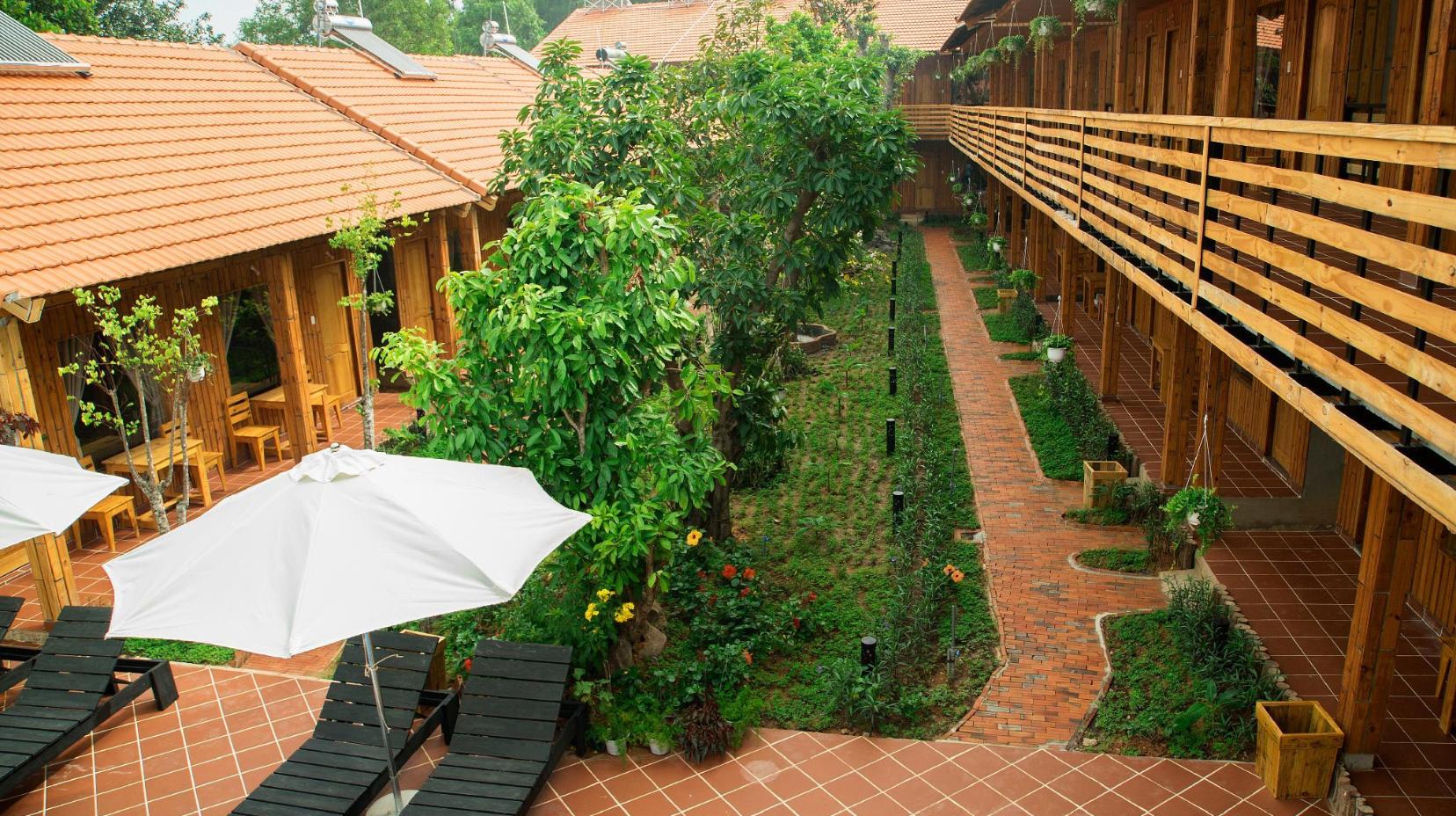 Bungalow Garden View - View