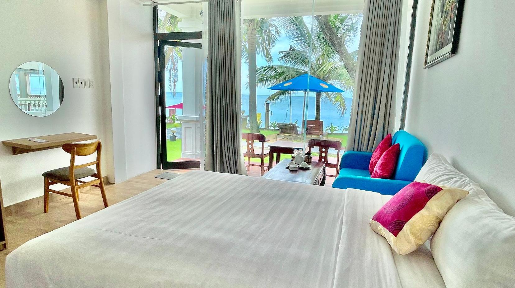 Deluxe Bungalow - Beachfront - Bed