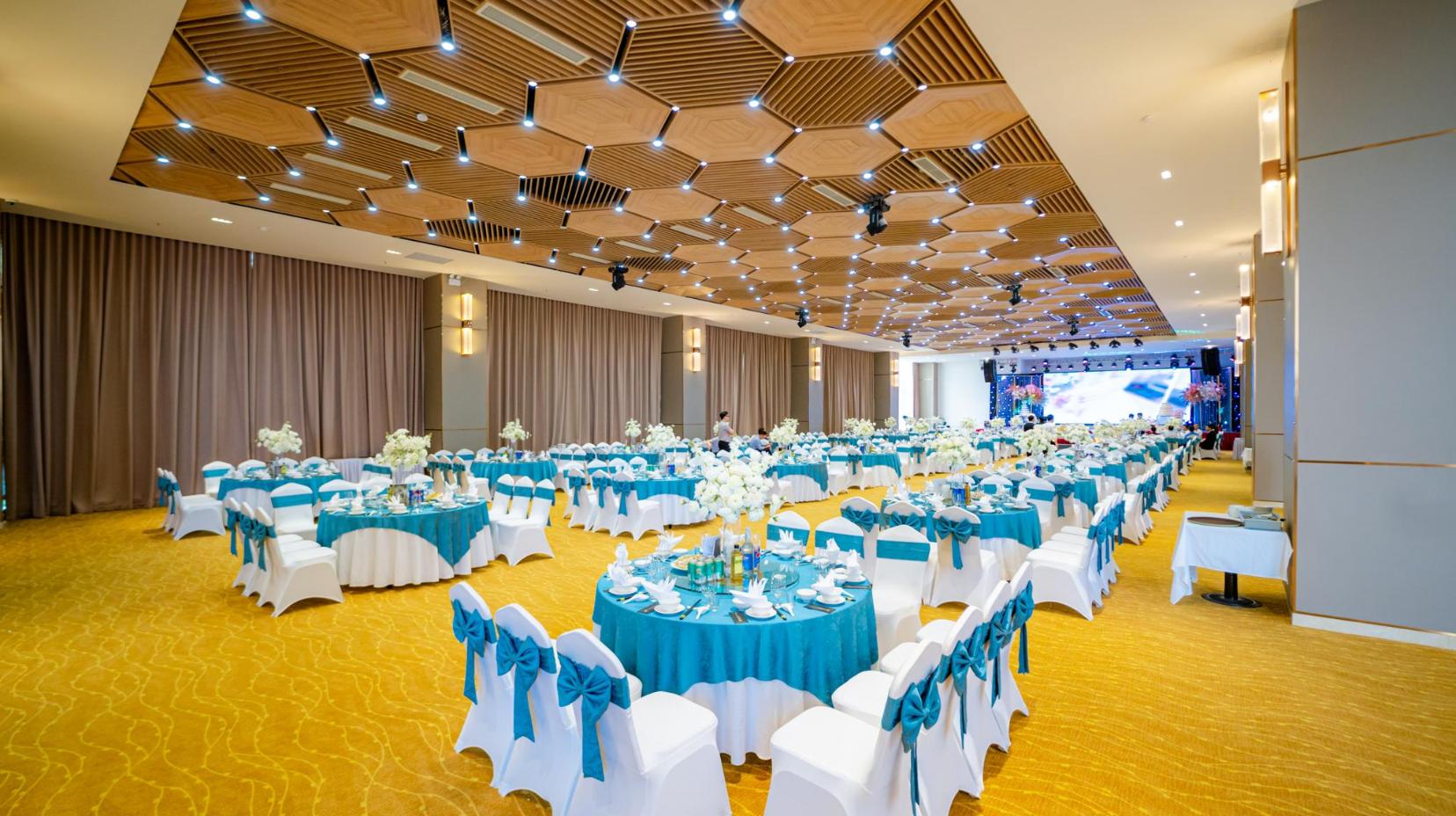 Banquet hall