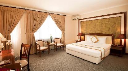 Deluxe Suite - Bed