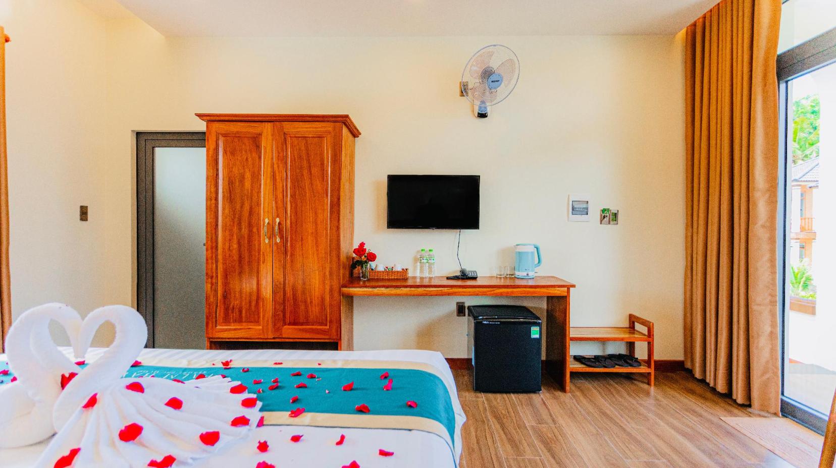 Deluxe Double Room with Balcony - Facilities