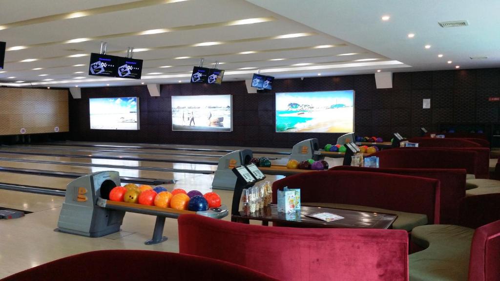 Bowling alley