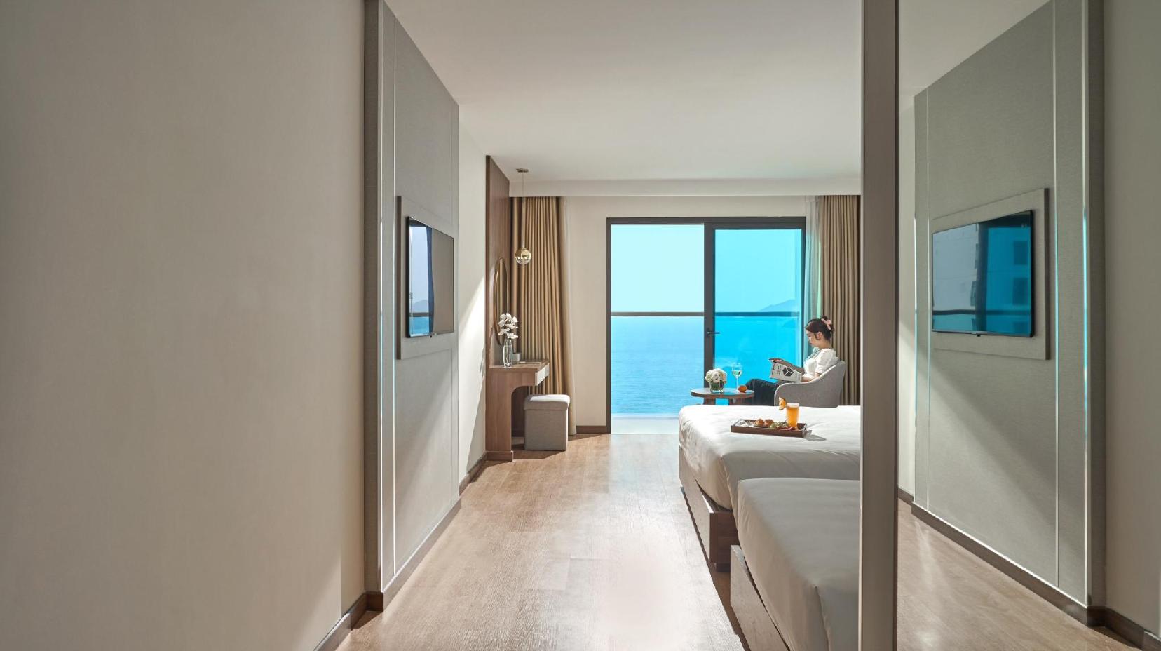 Premier Twin Room with Balcony - Bed