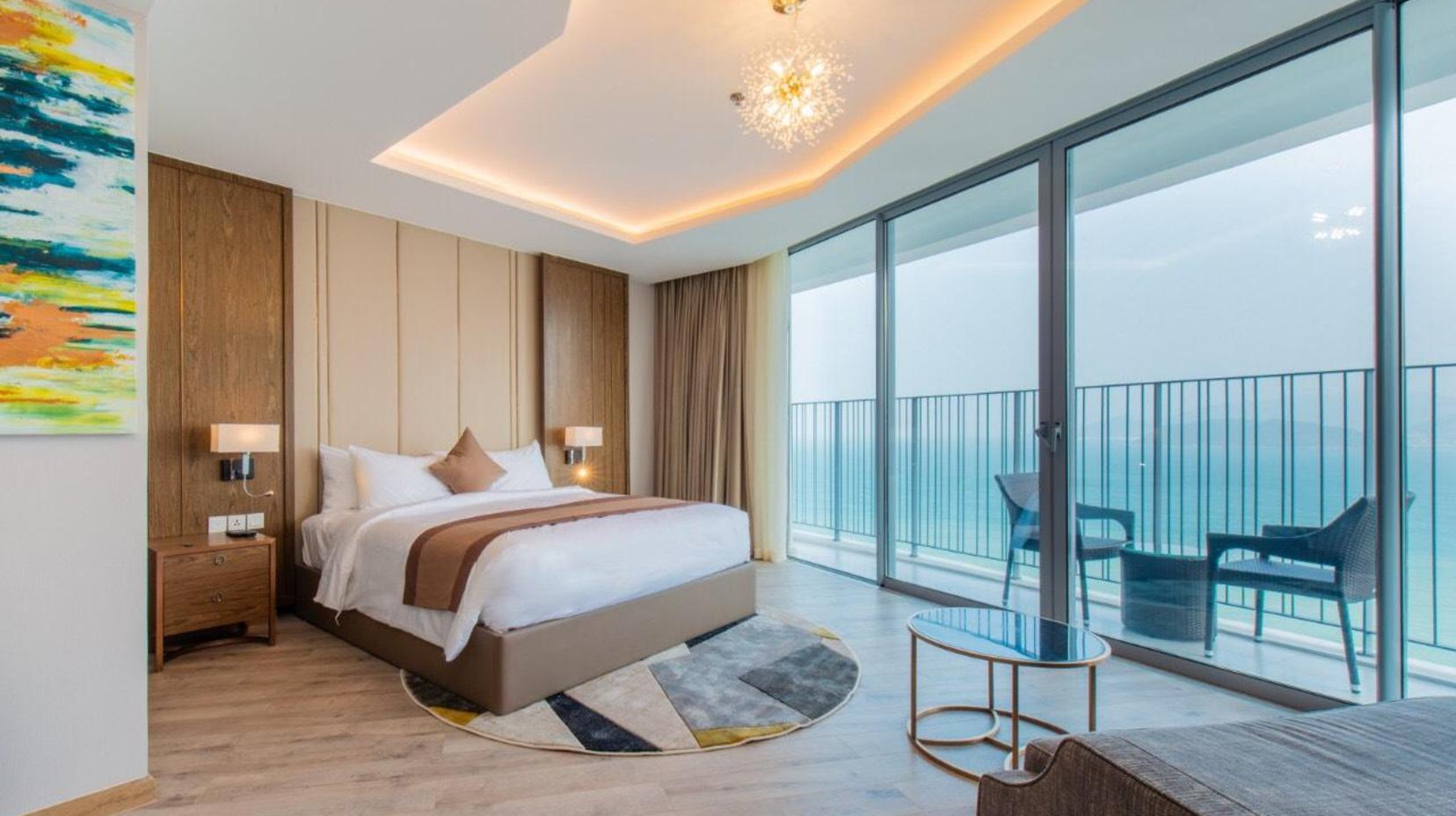 Luxury Sea View King Room - Bed