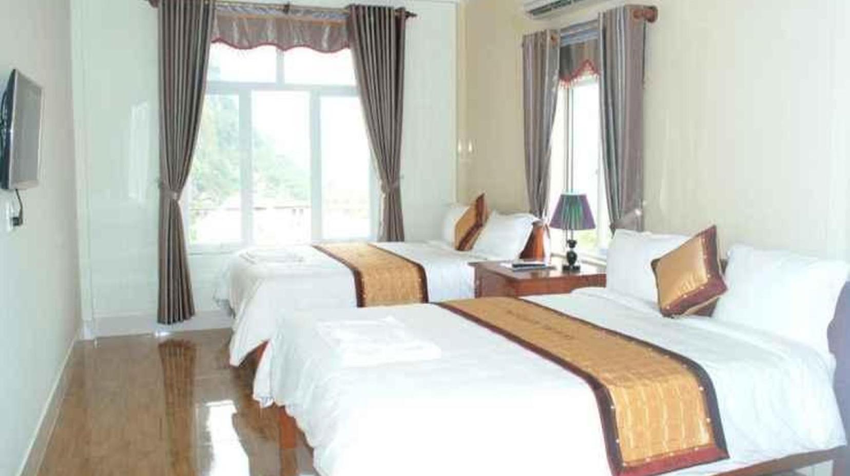 Standard Triple Room with Balcony - Bed