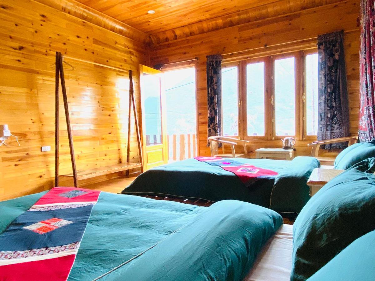 Deluxe Double or Twin Room with Mountain View