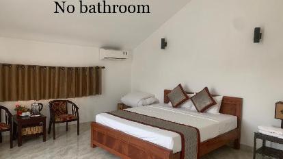 Deluxe Double Room with Shared Bathroom - Guestroom