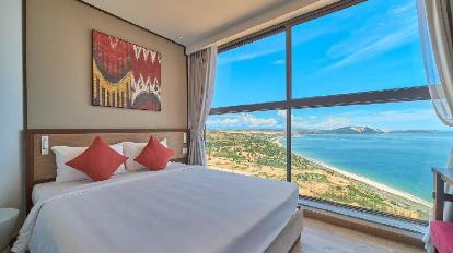 Two-Bedroom Ocean View Apartment - Bed