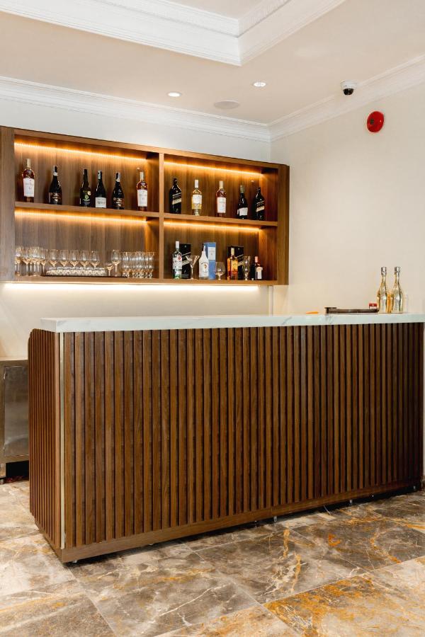 Bar/lounge