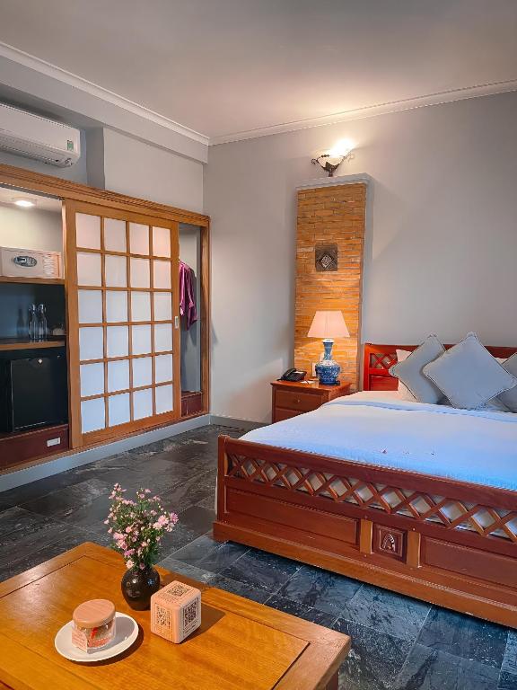 Superior Double Room - Free Hue City Tour or Afternoon Cocktail