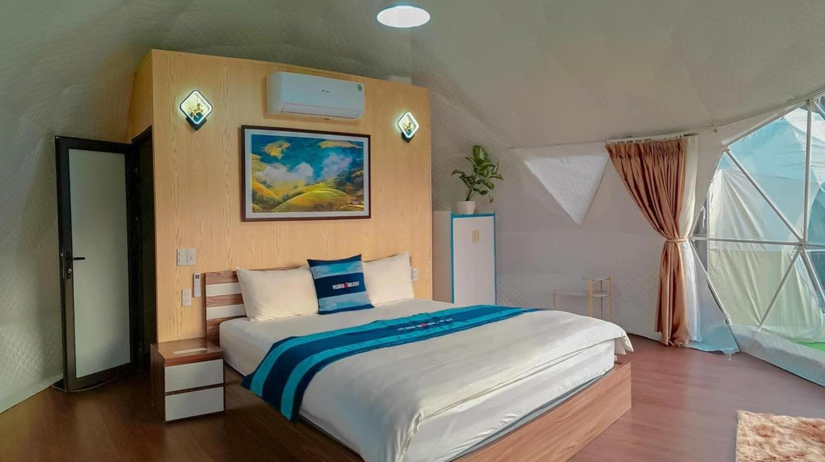 Glamping Room with Private Bathroom - Bed