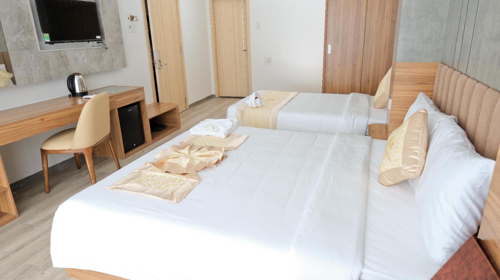 Deluxe Double Room - Interior view