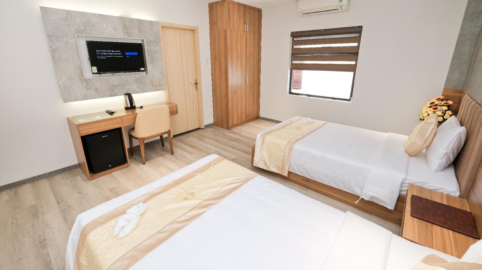 Deluxe Twin Room With Window - Interior view